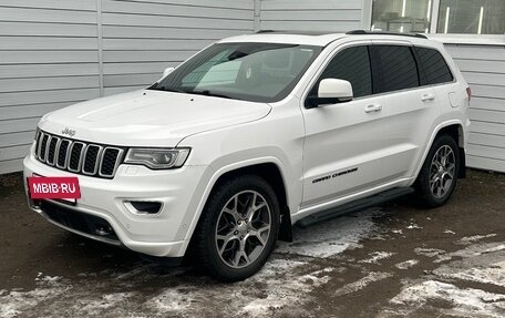 Jeep Grand Cherokee, 2019 год, 4 000 000 рублей, 4 фотография