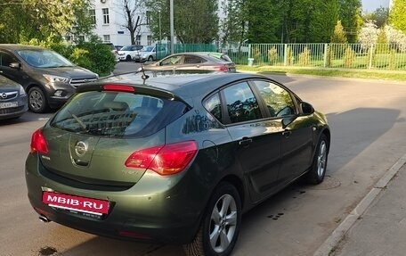 Opel Astra J, 2011 год, 730 000 рублей, 3 фотография
