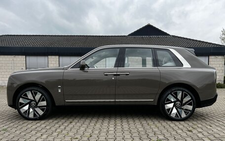 Rolls-Royce Cullinan, 2025 год, 78 000 000 рублей, 3 фотография