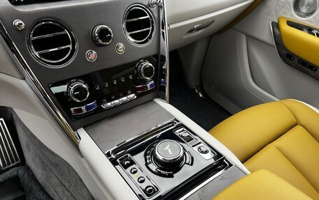 Rolls-Royce Cullinan, 2025 год, 78 000 000 рублей, 6 фотография