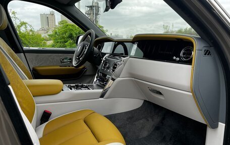 Rolls-Royce Cullinan, 2025 год, 78 000 000 рублей, 18 фотография