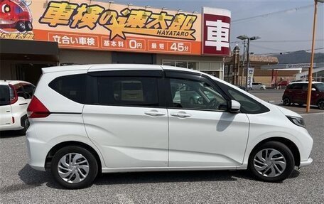 Honda Freed II, 2021 год, 1 200 000 рублей, 2 фотография