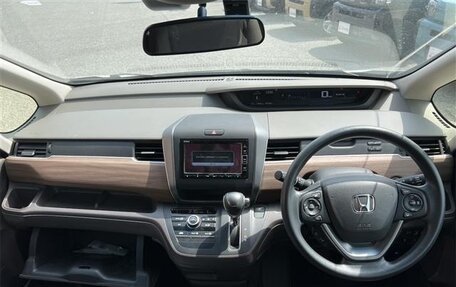 Honda Freed II, 2021 год, 1 200 000 рублей, 14 фотография