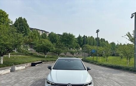 Volkswagen Golf VII, 2020 год, 1 572 441 рублей, 2 фотография