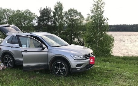 Volkswagen Tiguan II, 2019 год, 2 985 000 рублей, 1 фотография