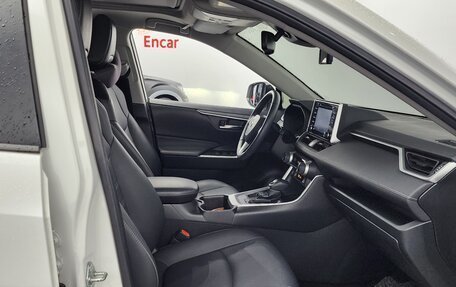 Toyota RAV4, 2022 год, 2 012 000 рублей, 7 фотография