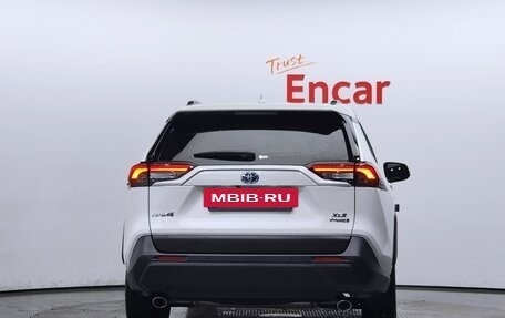 Toyota RAV4, 2022 год, 2 012 000 рублей, 2 фотография