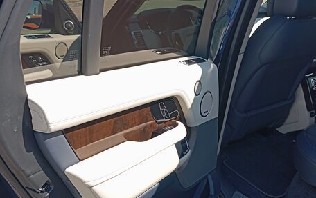 Land Rover Range Rover IV рестайлинг, 2018 год, 5 800 000 рублей, 12 фотография