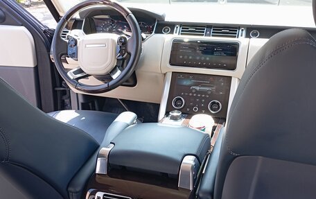 Land Rover Range Rover IV рестайлинг, 2018 год, 5 800 000 рублей, 17 фотография