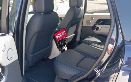 Land Rover Range Rover IV рестайлинг, 2018 год, 5 800 000 рублей, 11 фотография