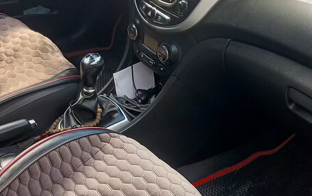 Hyundai Solaris II рестайлинг, 2013 год, 940 000 рублей, 9 фотография