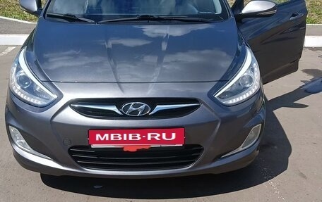 Hyundai Solaris II рестайлинг, 2013 год, 940 000 рублей, 5 фотография