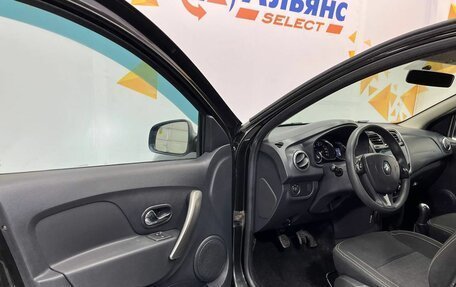 Renault Logan II, 2017 год, 705 000 рублей, 21 фотография