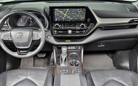 Toyota Highlander, 2023 год, 4 920 000 рублей, 7 фотография