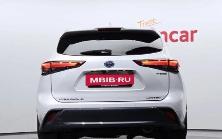Toyota Highlander, 2023 год, 4 920 000 рублей, 4 фотография