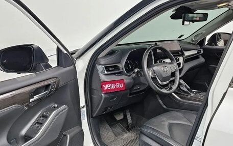 Toyota Highlander, 2023 год, 4 920 000 рублей, 11 фотография