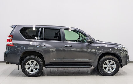 Toyota Land Cruiser Prado 150 рестайлинг 2, 2014 год, 2 995 000 рублей, 4 фотография