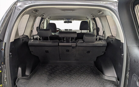 Toyota Land Cruiser Prado 150 рестайлинг 2, 2014 год, 2 995 000 рублей, 10 фотография