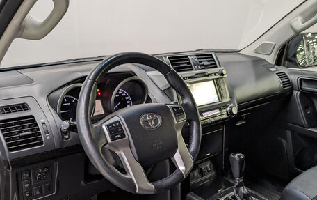 Toyota Land Cruiser Prado 150 рестайлинг 2, 2014 год, 2 995 000 рублей, 14 фотография