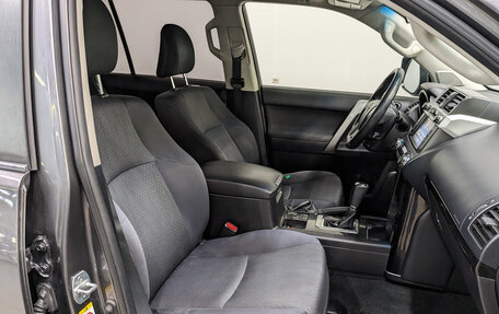 Toyota Land Cruiser Prado 150 рестайлинг 2, 2014 год, 2 995 000 рублей, 21 фотография