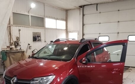Renault Sandero II рестайлинг, 2019 год, 1 200 000 рублей, 1 фотография
