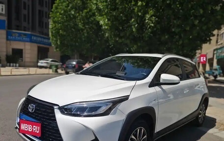 Toyota Yaris XP150 рестайлинг, 2022 год, 1 250 000 рублей, 1 фотография