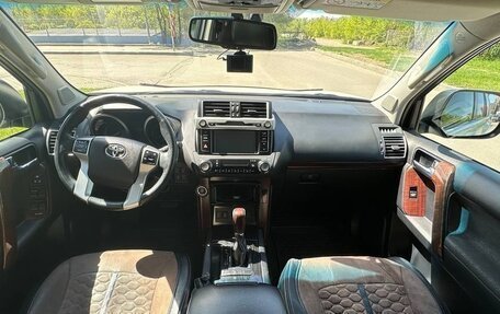 Toyota Land Cruiser Prado 150 рестайлинг 2, 2015 год, 3 650 000 рублей, 9 фотография