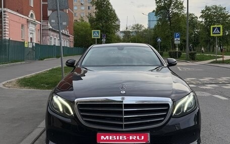 Mercedes-Benz E-Класс, 2018 год, 2 070 000 рублей, 3 фотография