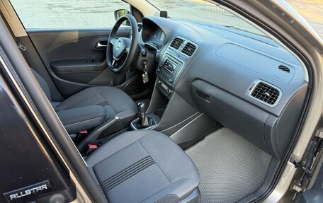 Volkswagen Polo VI (EU Market), 2016 год, 825 000 рублей, 13 фотография