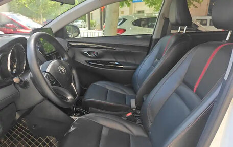 Toyota Yaris XP150 рестайлинг, 2022 год, 1 250 000 рублей, 8 фотография