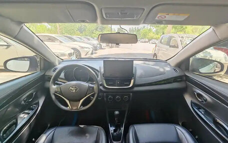 Toyota Yaris XP150 рестайлинг, 2022 год, 1 250 000 рублей, 7 фотография