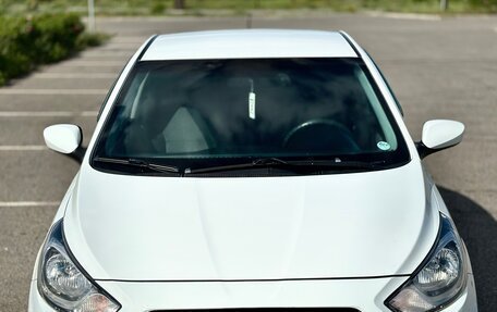 Hyundai Solaris II рестайлинг, 2013 год, 895 000 рублей, 1 фотография