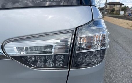 Toyota Wish II, 2015 год, 1 340 000 рублей, 13 фотография