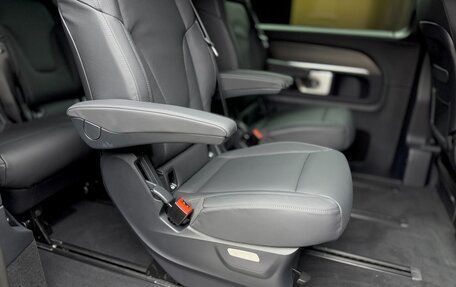 Mercedes-Benz V-Класс, 2024 год, 14 430 000 рублей, 27 фотография