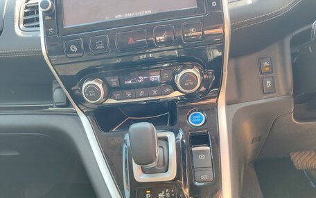 Nissan Serena IV, 2018 год, 2 300 000 рублей, 15 фотография