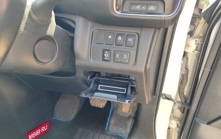 Nissan Serena IV, 2018 год, 2 300 000 рублей, 13 фотография