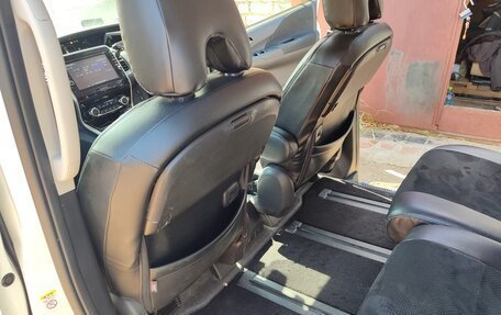 Nissan Serena IV, 2018 год, 2 300 000 рублей, 24 фотография
