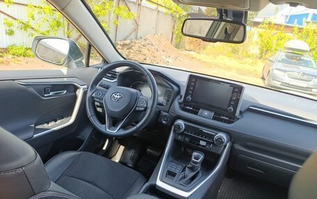 Toyota RAV4, 2021 год, 3 900 000 рублей, 10 фотография