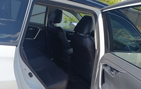 Toyota RAV4, 2021 год, 3 900 000 рублей, 17 фотография