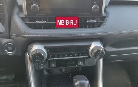 Toyota RAV4, 2021 год, 3 900 000 рублей, 9 фотография