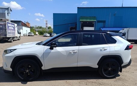 Toyota RAV4, 2021 год, 3 900 000 рублей, 21 фотография