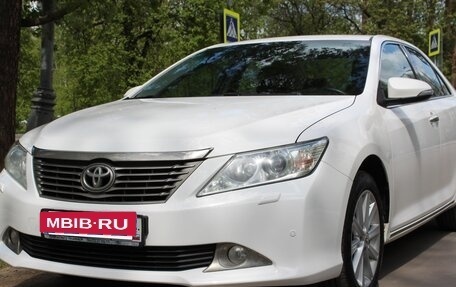 Toyota Camry, 2013 год, 1 580 000 рублей, 2 фотография
