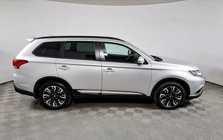 Mitsubishi Outlander III рестайлинг 3, 2021 год, 2 604 200 рублей, 5 фотография