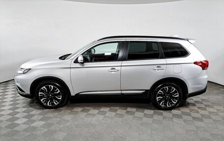 Mitsubishi Outlander III рестайлинг 3, 2021 год, 2 604 200 рублей, 10 фотография