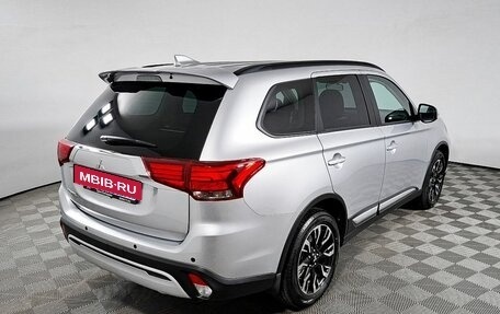 Mitsubishi Outlander III рестайлинг 3, 2021 год, 2 604 200 рублей, 6 фотография