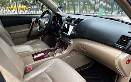 Toyota Highlander III, 2012 год, 1 900 000 рублей, 5 фотография