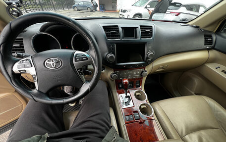 Toyota Highlander III, 2012 год, 1 900 000 рублей, 8 фотография