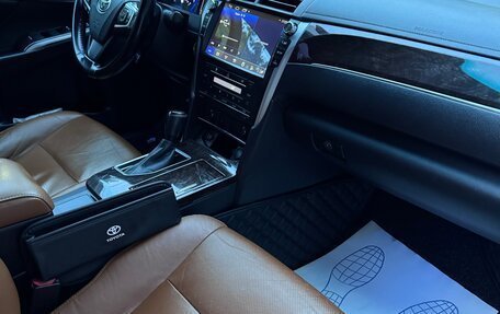 Toyota Camry, 2017 год, 2 100 000 рублей, 2 фотография