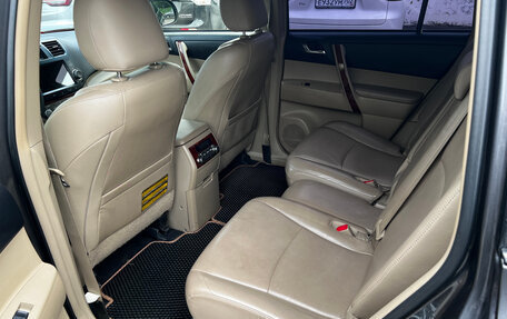 Toyota Highlander III, 2012 год, 1 900 000 рублей, 9 фотография