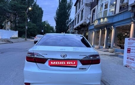 Toyota Camry, 2017 год, 2 100 000 рублей, 4 фотография